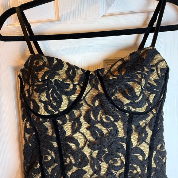 INC Chic Lace Bustier with Gold Lining Sexy Festival - Picture 2 of 7